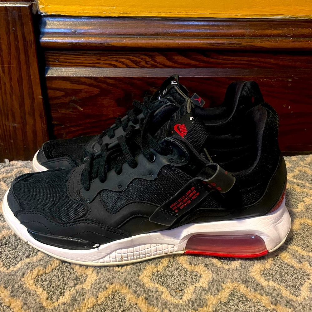 Men’s Jordan MA2s